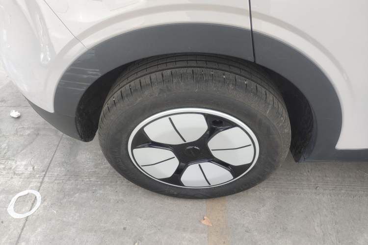 Used Geely Galaxy Geome 2025 310km Youth Edition Right Rear Wheel Hub