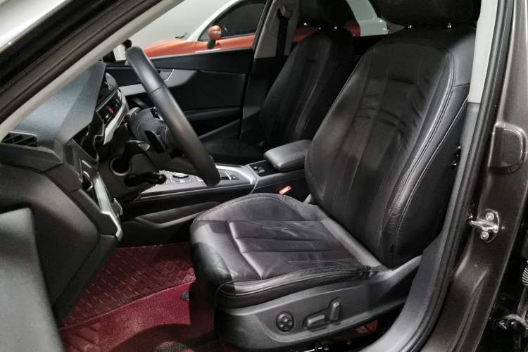 Used Audi A4L 2019 40 TFSI Fashion Edition China VI Emission Standard