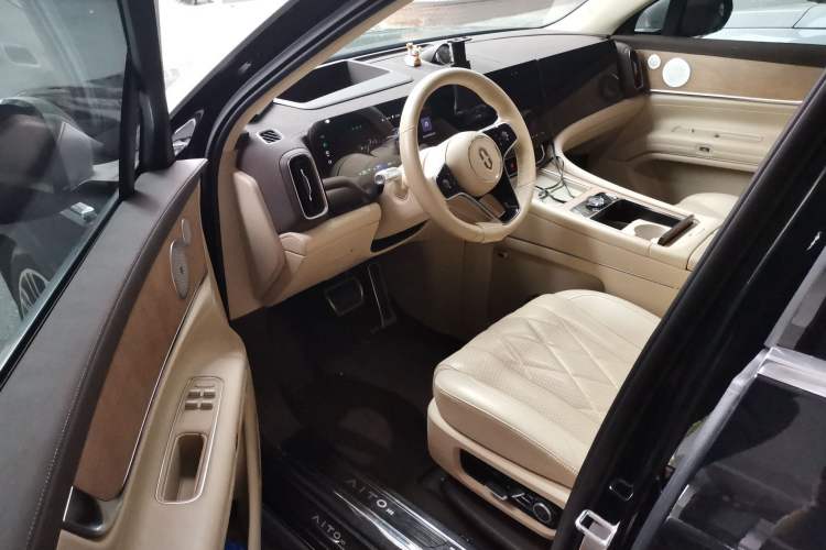 Used Hima AITO M9 2024 Range-Extended Ultra Version 52 kWh 6-Seater Model Driver Seat