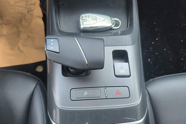 Used CHANGAN Eado DD 2023 Blue Whale NE 1.5T GDI DCT Luxury Edition Gear Lever