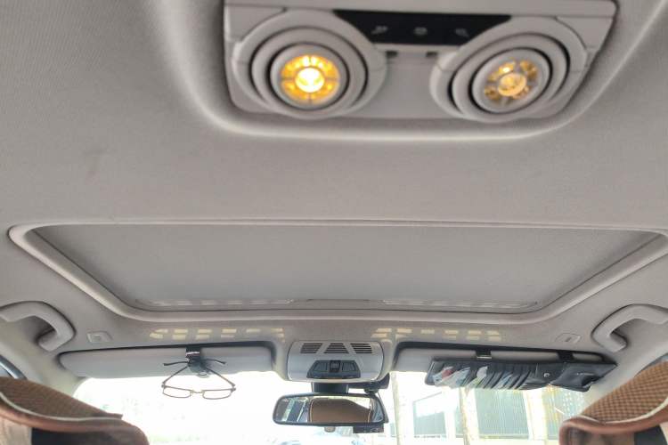 Used BMW 3 Series 2015 320Li Luxury Edition Fashion Model
