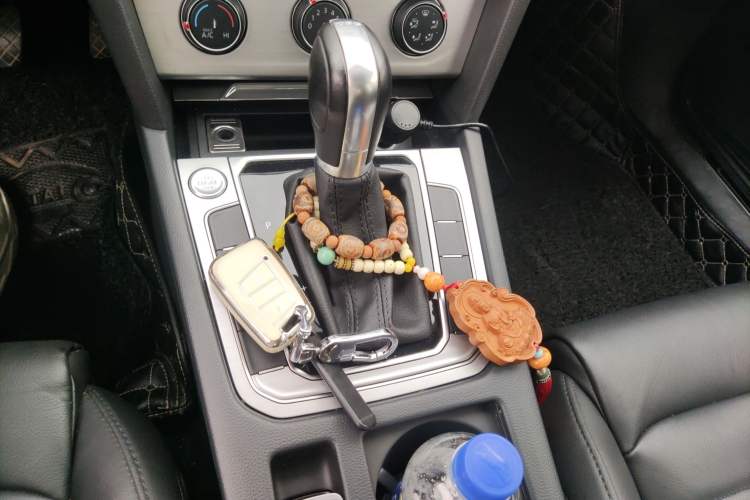 Used Volkswagen Magotan 2018 280TSI DSG Comfort Model Gear Lever