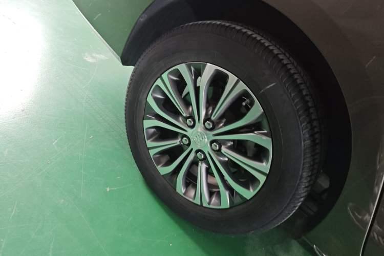 Used Buick GL8 2023 Facelifted Land Cruiser Executive Luxury Version
