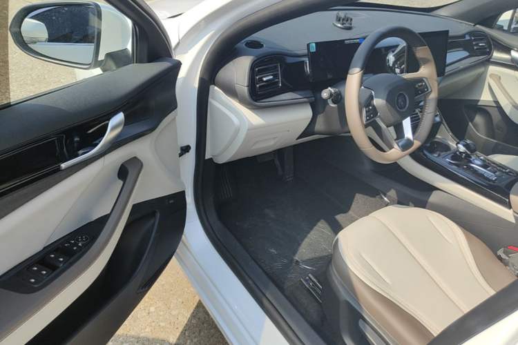 Used BYD Qin PLUS 2024 HONOR Edition DM-i 55KM Leading Model