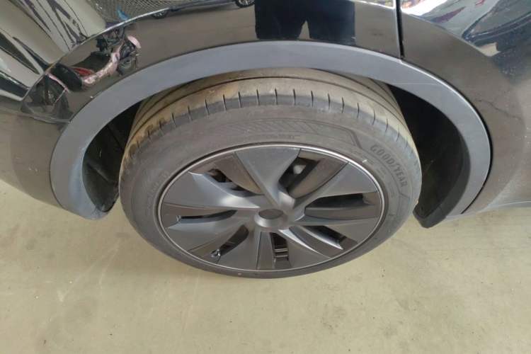 Used Tesla Model Y 2023 Rear-Wheel-Drive Version Exterior 5