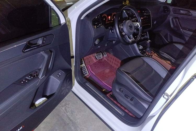 Used Volkswagen Tiguan L 2019 330TSI Automatic Two-Wheel Drive R-Line Flagship Model China VI Standard