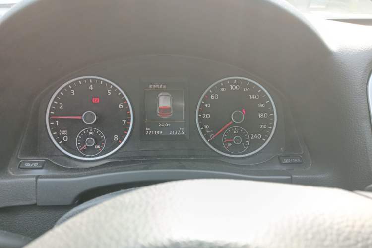 Used Volkswagen Tiguan 2015 1.8TSI Automatic Two-Wheel Drive Luxury Model Instrument Cluster