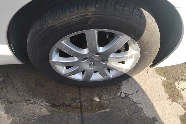 Used Peugeot 307 2013 Hatchback 1.6L Automatic Comfort Edition