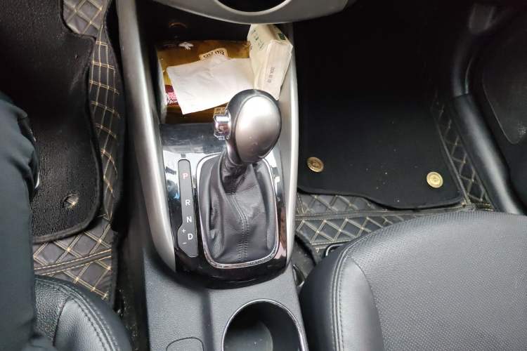 Used Kia Forte 2014 1.6L AT Premium Model Gear Lever