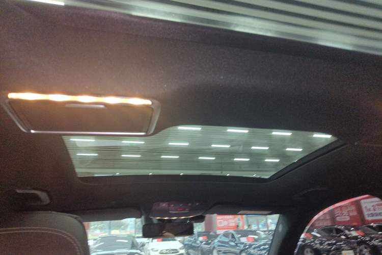 Used Mercedes-Benz GLC 2020 Facelift GLC 300 L 4MATIC Dynamic Edition
