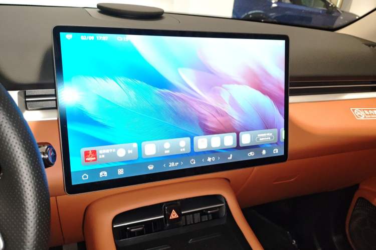 Used Landian E5 PLUS 2025 165 km Long-Range Version PLUS 7-Seater
