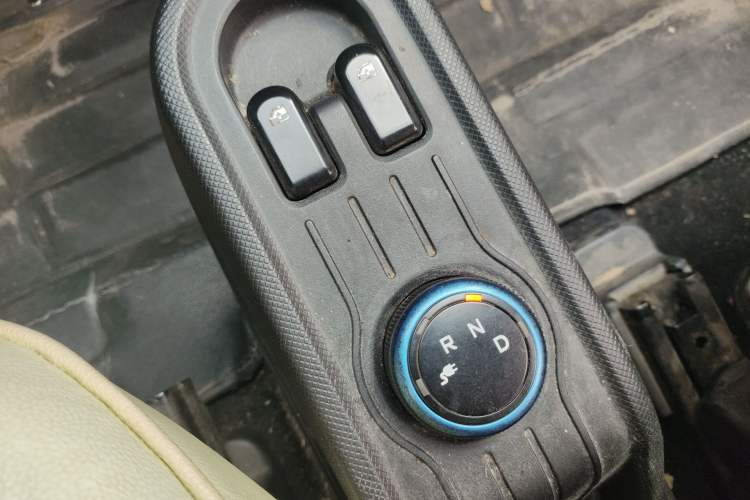 Used Wuling Hongguang MINIEV 2022 Zizai Version Lithium Iron Phosphate Gear Lever