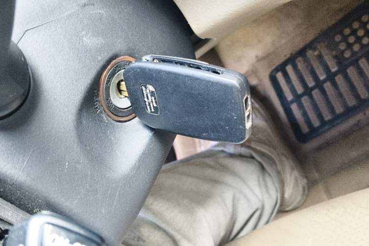 Used Toyota RAV4 2010 2.0L Automatic Deluxe Upgrade Edition Vehicle Key