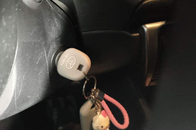 Used Toyota YARiS L Zhi Xuan 2020 1.5L CVT Leading Edition Vehicle Key