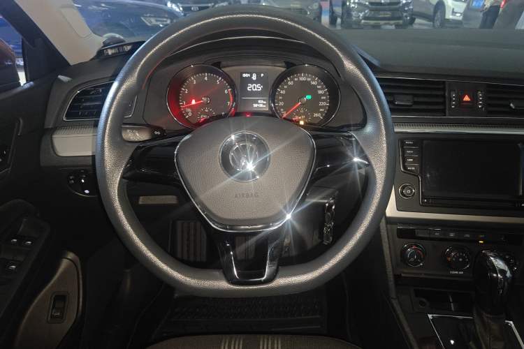 Used Volkswagen Lamando 2015 230TSI DSG Fashion Edition Steering Wheel