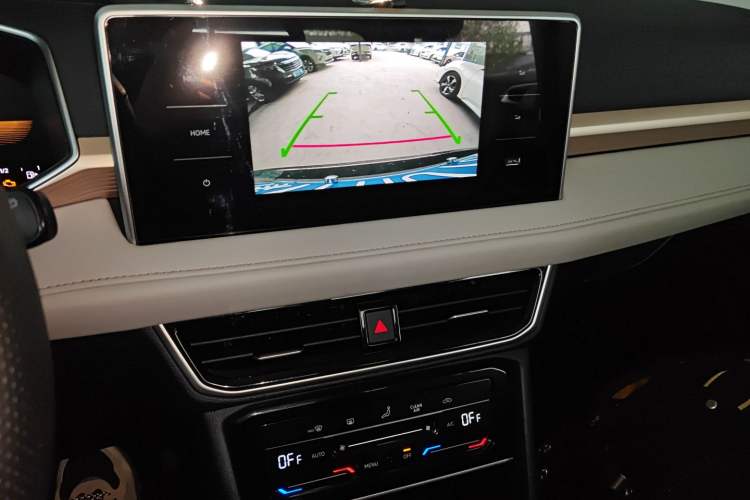 Used Volkswagen Tharu 2023 300TSI Two-Wheel-Drive Moonlight Edition Audio And AC Panel