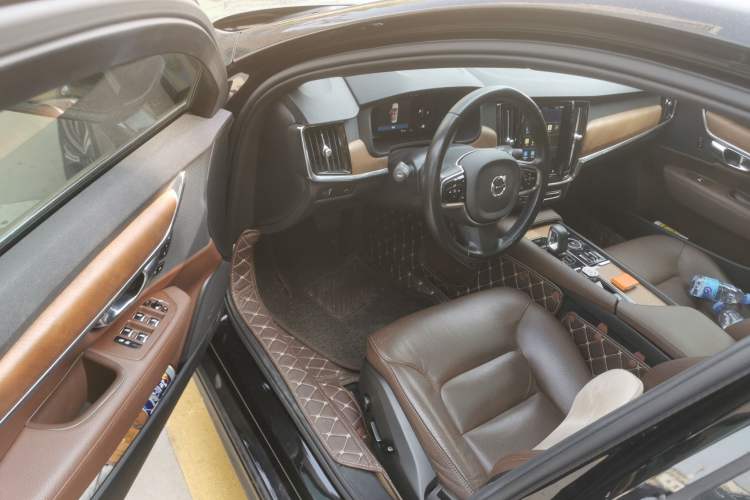 Used Volvo S90 2022 B5 Zhiyi Luxury Edition
