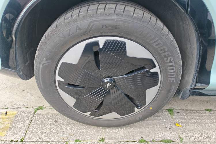 Used IM LS7 2023 90 kWh Elite Rear-Drive Version
