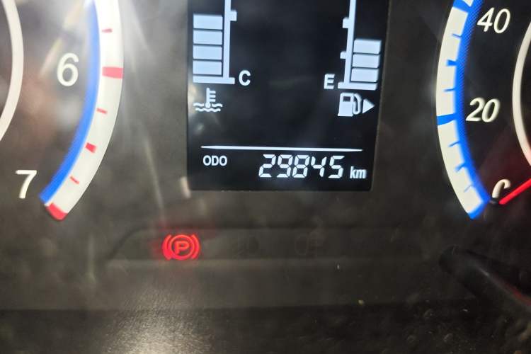 Used CHANGAN KAICHENG Ruixing M60 2023 1.5L GDI Comfort-Class Passenger Vehicle 6/7 Seats Odometer Close Up