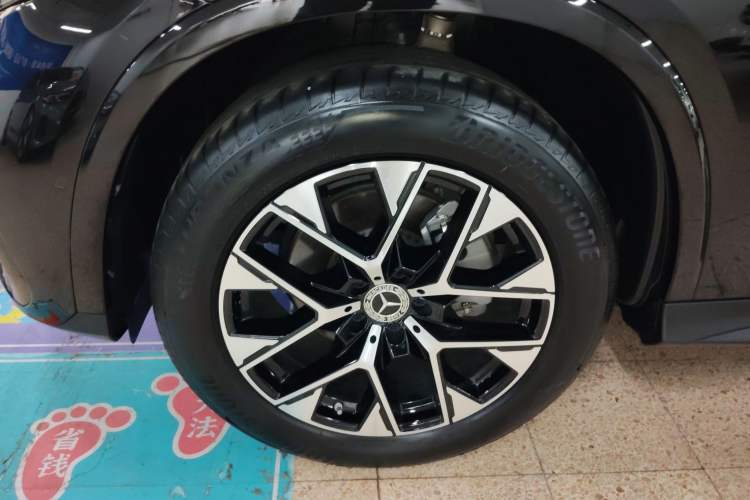 Used Mercedes-Benz GLC 2024 GLC 260 L 4MATIC Luxury Model 5 Seats Left Front Wheel Hub