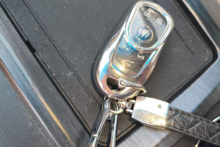 Used Buick GL8 2020 ES Land Cruiser 653T Luxury Model