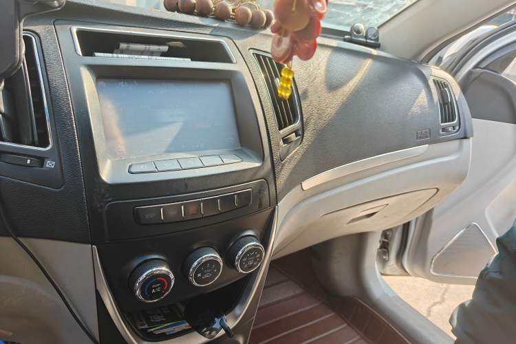 Used Geely Auto Vision 2015 1.5L Manual Elite Model
