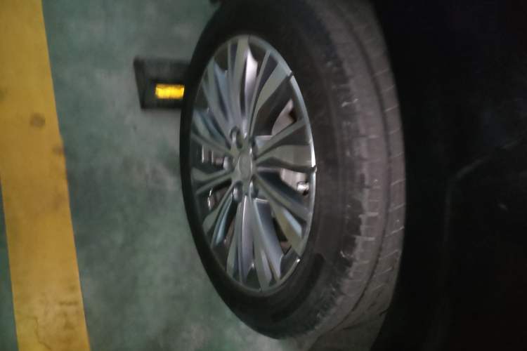 Used Hongqi E-QM5 2022 431 km Charge & Enjoy Edition
