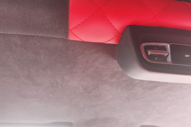 Used Mercedes-Benz V-Class 2018 V 260 Avantgarde Edition China VI Headliner