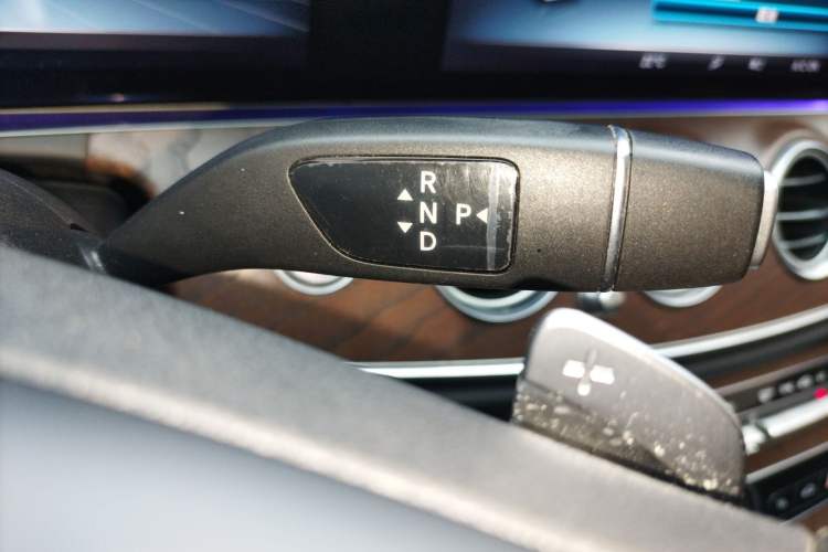 Used Mercedes-Benz E-Class 2018 Facelifted E 300 L Stylish Version Gear Lever