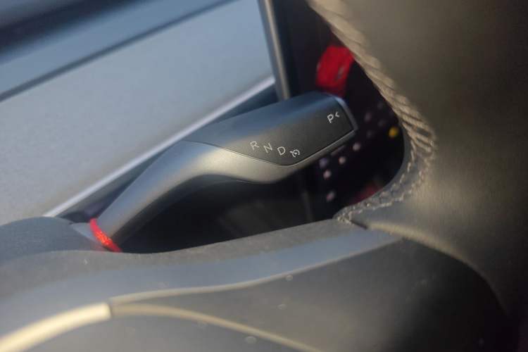 Used Tesla Model Y 2024 Long-Range All-Wheel-Drive Version