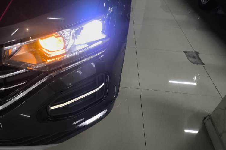 Used Volkswagen Tayron 2019 Teramont Edition 280TSI Two-Wheel Drive Luxury Model China VI Standard Left Front Headlight