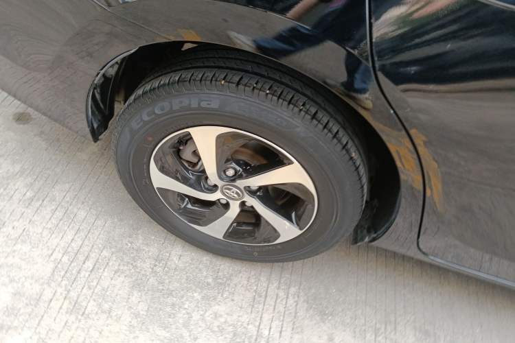 Used Toyota Levin 2017 Revised Dual-Engine 1.8H GS E-CVT Elite Sunroof Version China V Standard Right Rear Wheel Hub