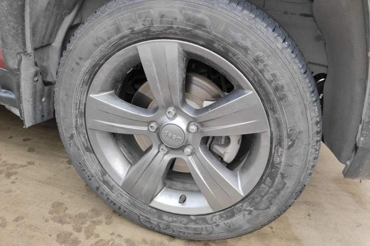 Used Jeep Compass 2014 2.4L four-wheel drive luxury version
