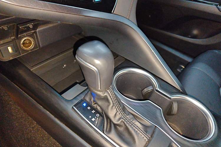 Used Toyota Camry 2021 2.0G Luxury Edition
