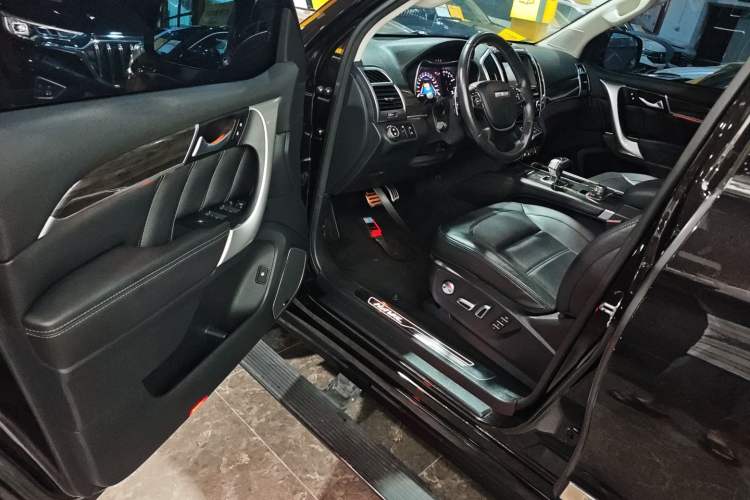 Used Haval H9 2017 2.0T Gasoline 4x4 Luxury 7-Seater