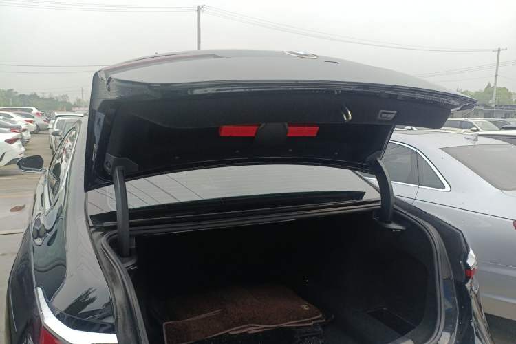 Used BMW 7 Series 2023 740Li Luxury Edition with Premium Package
