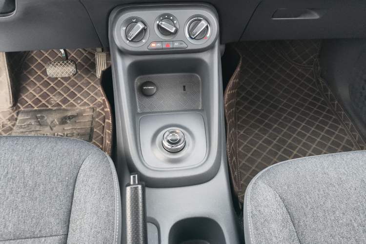 Used Wuling Hongguang New Energy 2024 All-Electric Model 300KM Standard Version
