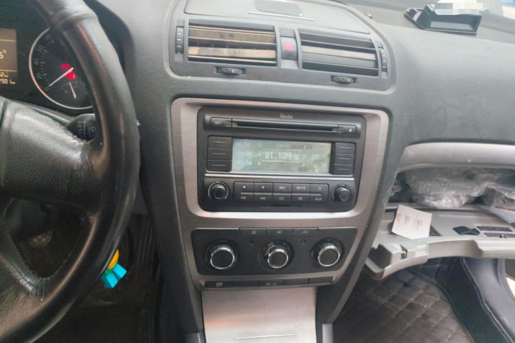 Used Skoda Octavia 2010 2.0L Manual Yijun Edition