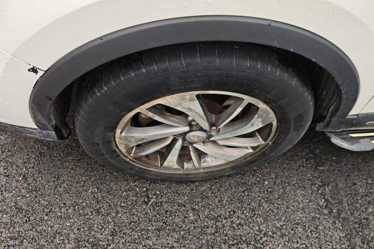 Used Baojun 560 2016 1.8L Manual Luxury Edition Left Front Wheel Hub