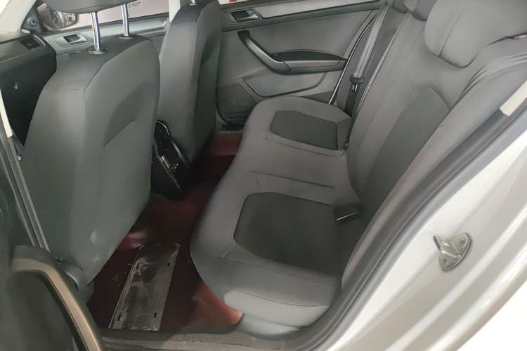 Used Volkswagen Santana 2015 1.6L Automatic Fashion Edition Left Rear Seat