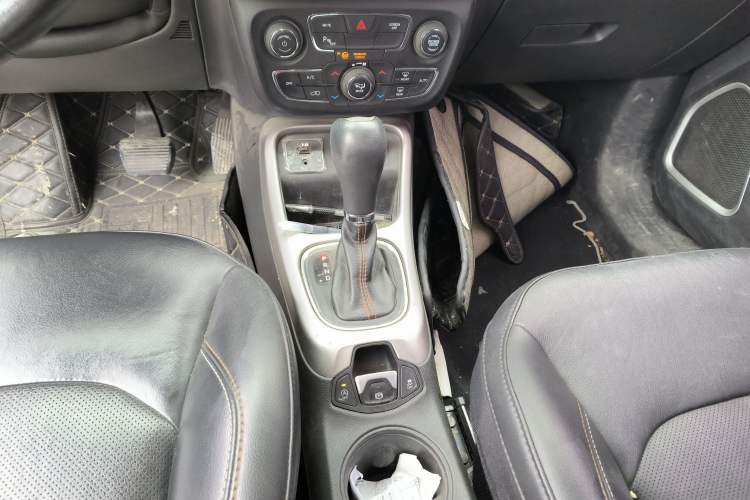 Used Jeep Compass 2017 200T Automatic Family Edition
