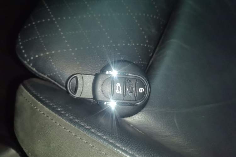 Used MINI 2022 1.5T COOPER Artist Vehicle Key