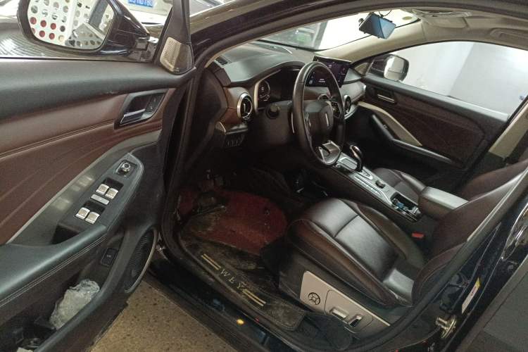 Used Wey VV6 2020 2.0T Two-Wheel Drive Smart Enjoyment+