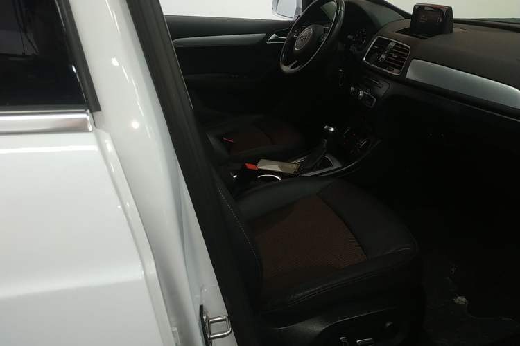 Used Audi Q3 2017 30 TFSI Fashion Model
