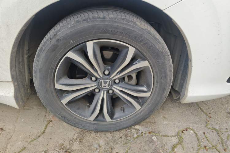 Used Honda Crider 2022 180Turbo CVT Luxury Edition Right Front Wheel Hub