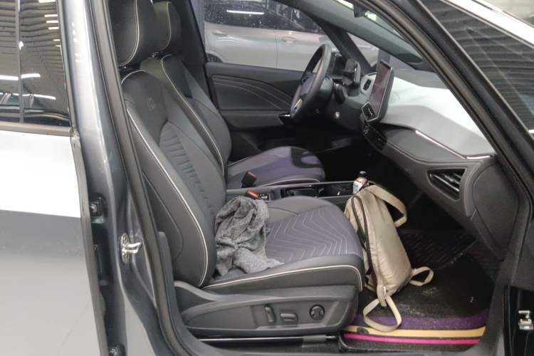 Used Volkswagen ID.3 2025 Smart Edition Outstanding Model Right Front Seat