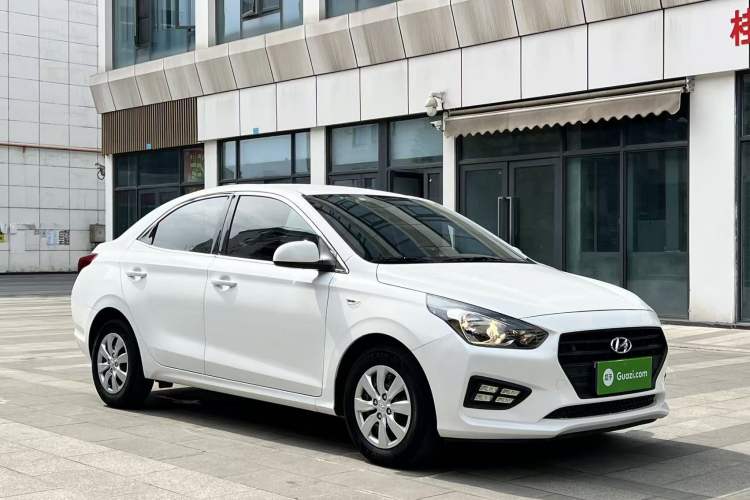 Used Hyundai Verna (older generation) 2017 1.4L Manual Refreshed Version China V Standard Front Right 45 Deg