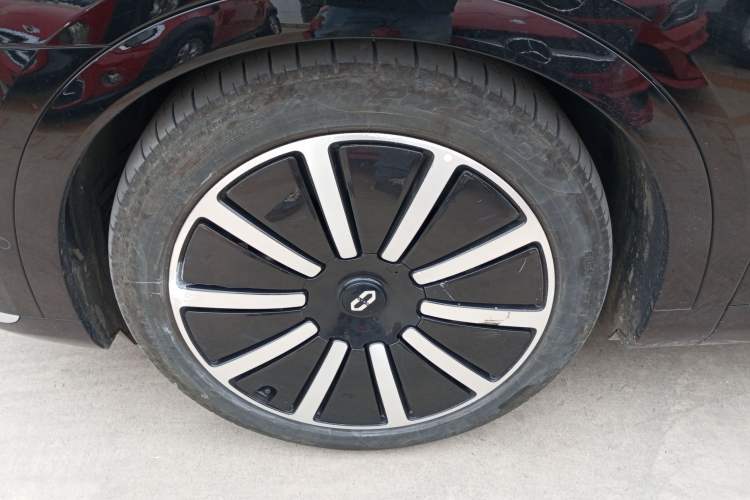 Used Hima AITO M9 2025 Extended-Range Ultra Version 52 kWh 6-Seater