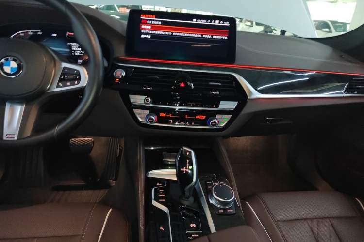 Used BMW 5 Series 2021 525Li M Sport Package Audio And AC Panel