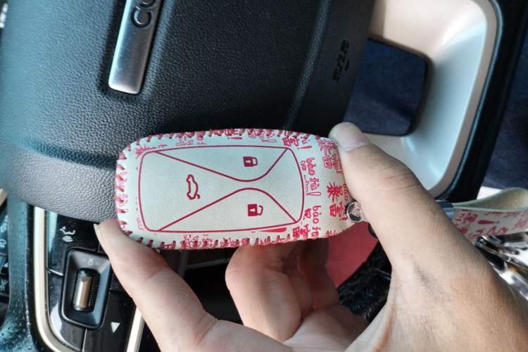 Used CHANGAN OSHAN COS1 2018 1.5T Automatic Smart 7-Seater
